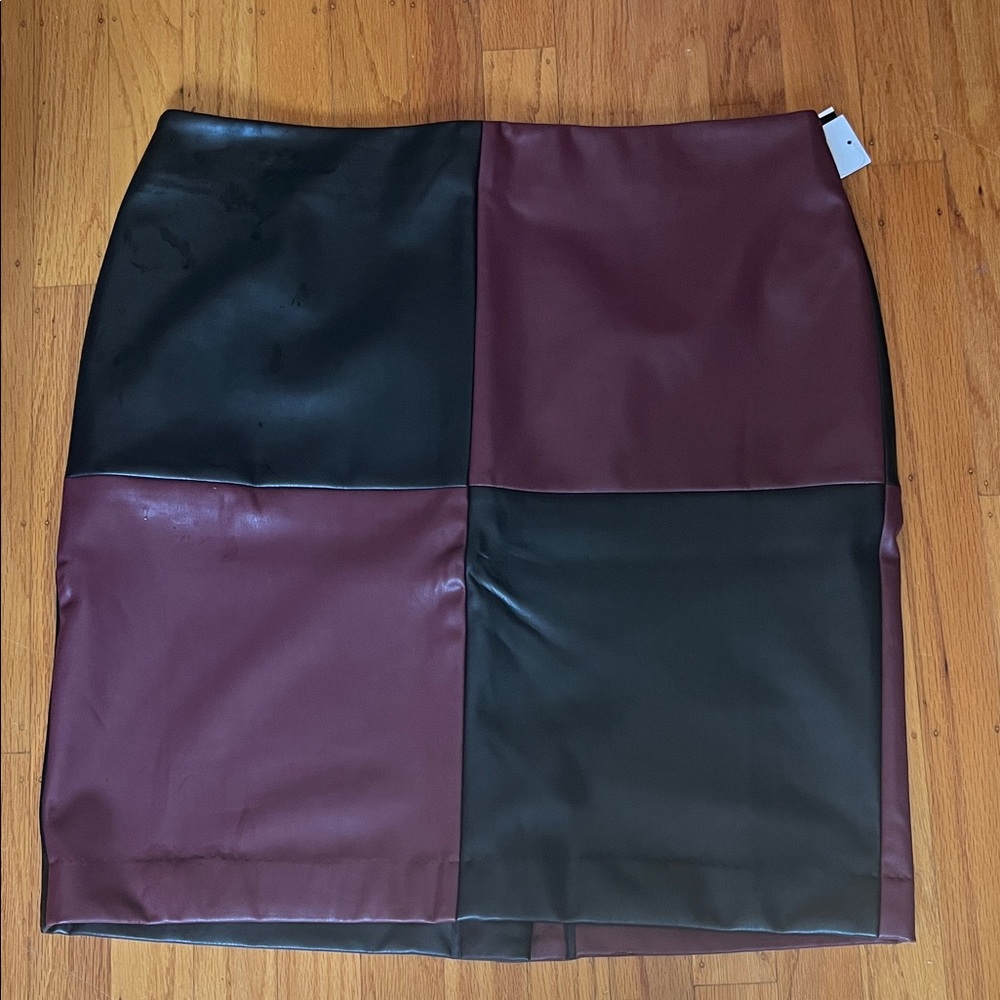 Colorblock Faux Leather Mini Skirt - Black & Burgundy